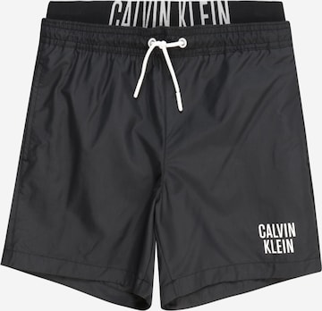 Calvin Klein Swimwear Rövid fürdőnadrágok 'Intense Power' - fekete: elől