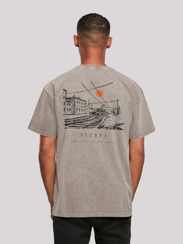 T-Shirt 'Escape Discover the World Town Train Station' F4NT4STIC en gris : devant