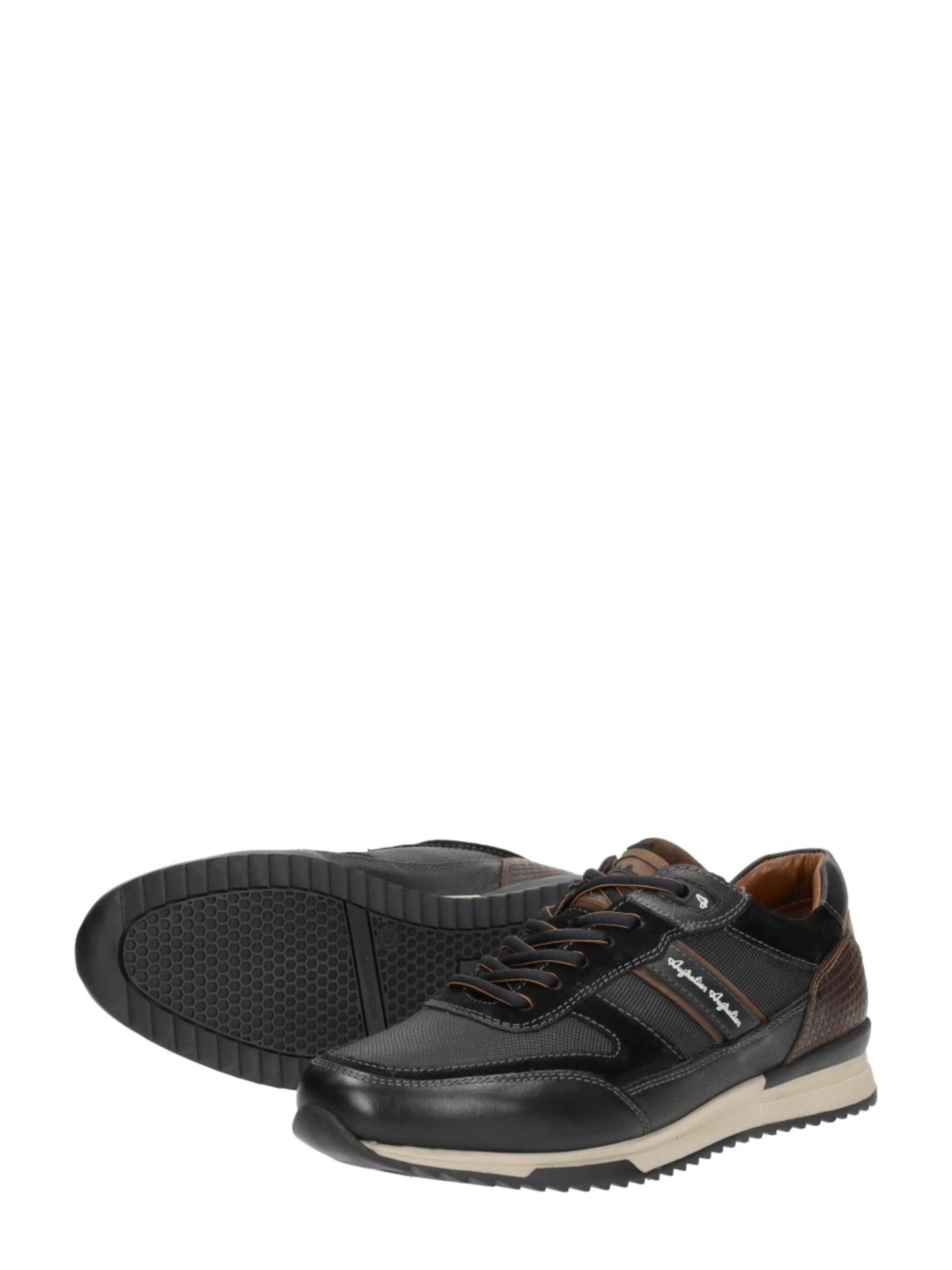 Australian Platform trainers 'Filmon' in Black