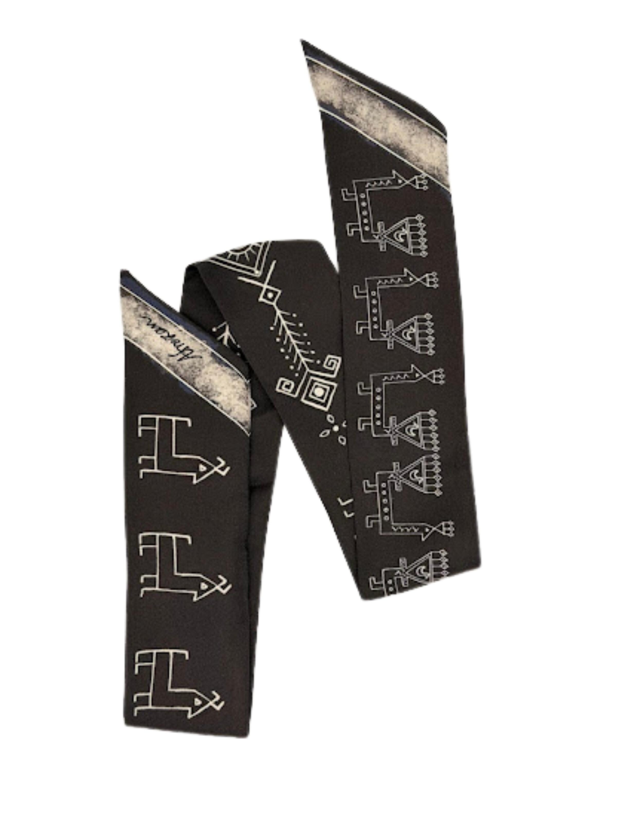AFROZAN Schal 'Black & White Silk Twilly – Symbolic Motifs'‌ in Schwarz