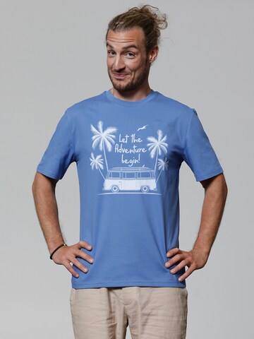 T-Shirt ' Let the adventure begin ' Watapparel en bleu : devant