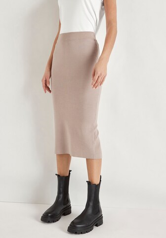 HECHTER PARIS Skirt in Beige