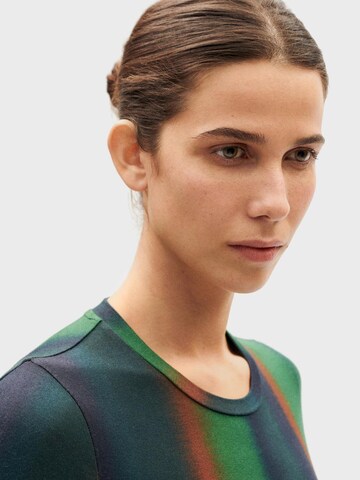 Tricou 'Brisa' de la Thinking MU pe verde