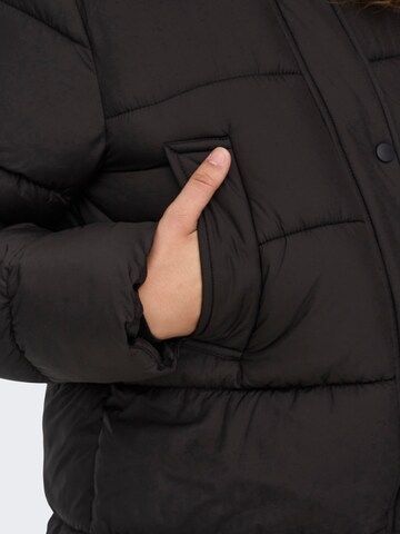 ONLY Χειμερινό παλτό 'Cammie' σε μαύρο