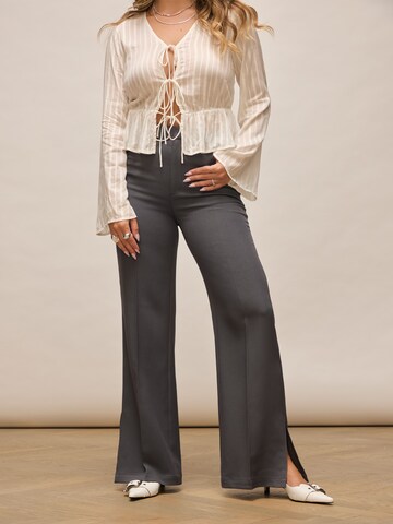 Regular Pantalon à plis 'Straight Leg' noar studios en gris : devant
