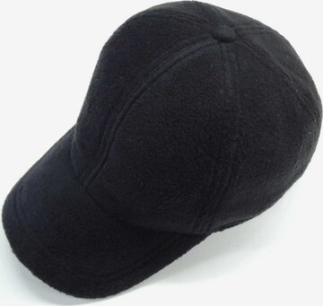 Chaplino Cap in Black: front