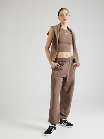 Tapered Pantaloni 'Essentials Fleece' di ADIDAS ORIGINALS in marrone