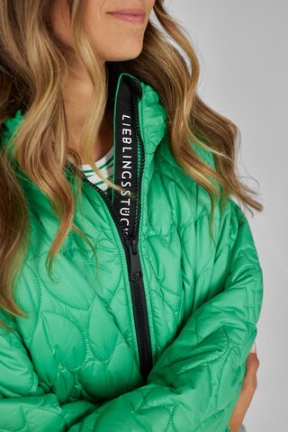 LIEBLINGSSTÜCK Prehodna jakna 'Iljana' | zelena barva