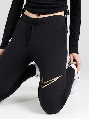 Nike Sportswear Tapered Trousers 'Club Fleece' in Black