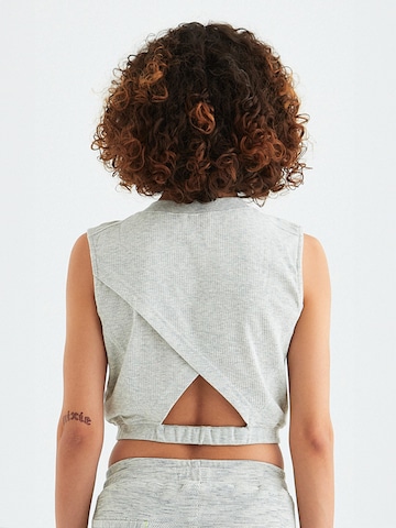 Rockupy Top 'Geena' in Grau