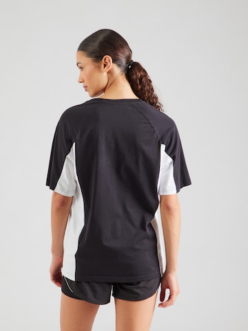 T-shirt fonctionnel PUMA en noir