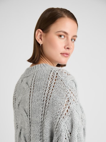 Guido Maria Kretschmer Women Sweater 'Gwen' in Grey