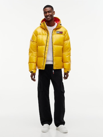Tommy Jeans - Casaco de inverno 'Alaska' em amarelo