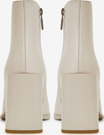 CESARE GASPARI Ankle Boots 'Classic' in Beige