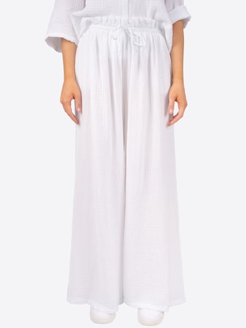 Seasons of April Wide leg Broek 'Liska' in Wit: voorkant
