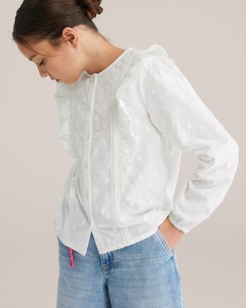 WE Fashion Pusero värissä valkoinen