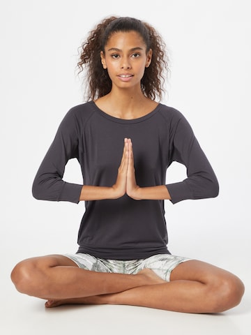 CURARE Yogawear Functioneel shirt 'Flow' in Grijs