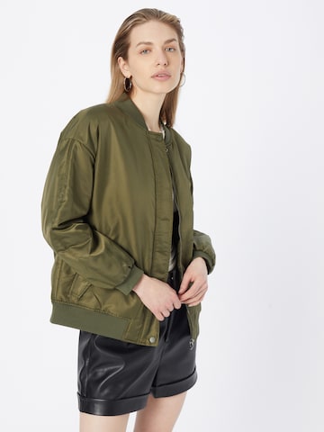 Veste mi-saison Sofie Schnoor en vert : devant