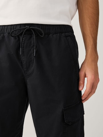 Next Tapered Cargobroek in Zwart