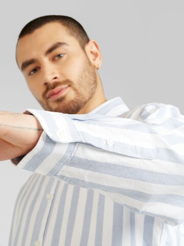 Carhartt WIP Regularny krój Koszula 'Dillion' w kolorze biały