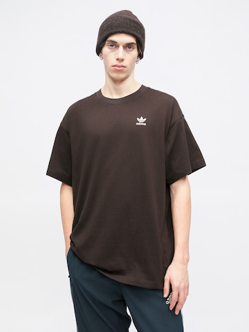 ADIDAS ORIGINALS Tričko 'Trefoil Essentials' – hnědá