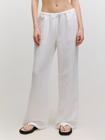 EDITED Wide leg Broek 'Bjelle' in Wit: voorkant