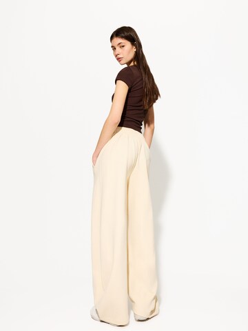 Bershka Baggy Byxa i beige