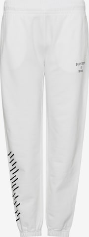 Superdry Tapered Hose in Weiß: predná strana