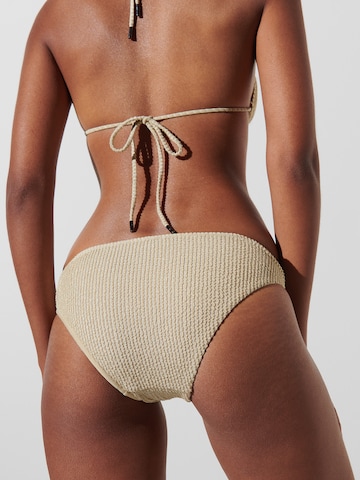 Pantaloncini per bikini di Karl Lagerfeld in beige