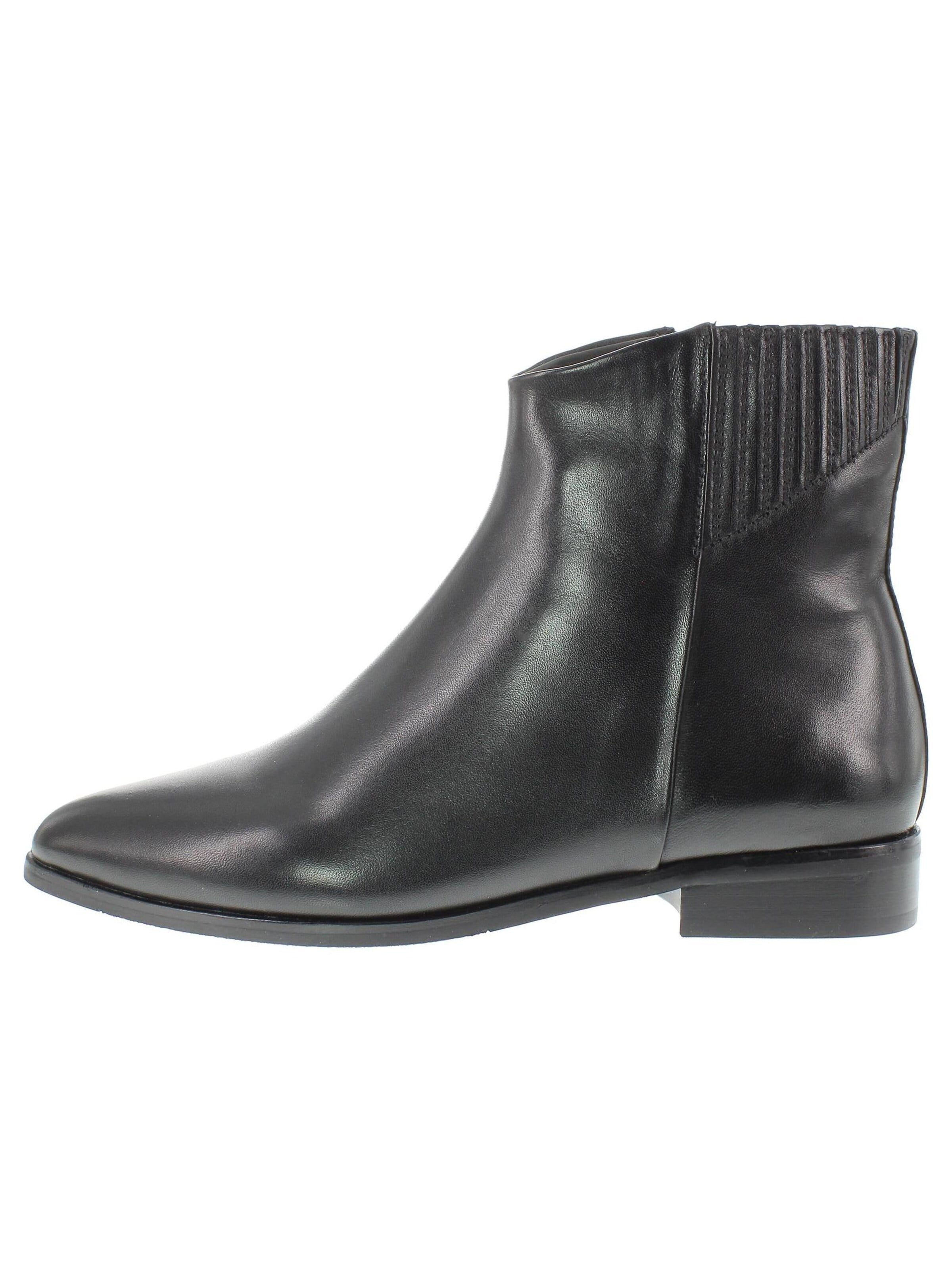Everybody Booties 'LARISSA' in Black: front