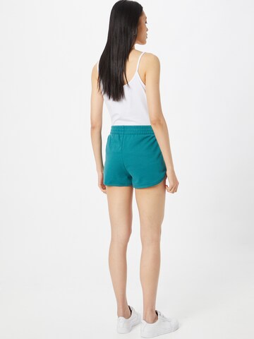 GAP Regular Shorts in Grün