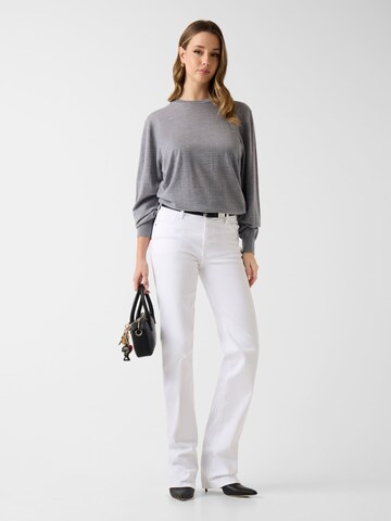 GUESS - Acampanado Vaquero en blanco