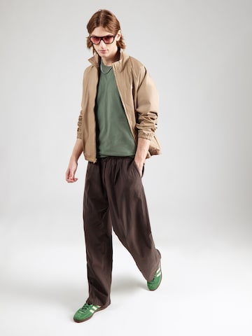 Tricou 'Essential' de la Superdry pe verde