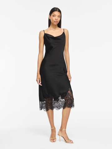 Robe de soirée 'VISabel' VILA en noir : devant