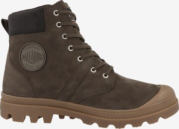 Palladium Boots in Braun