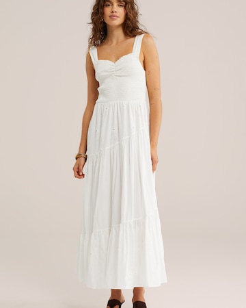 Robe d’été WE Fashion en blanc : devant