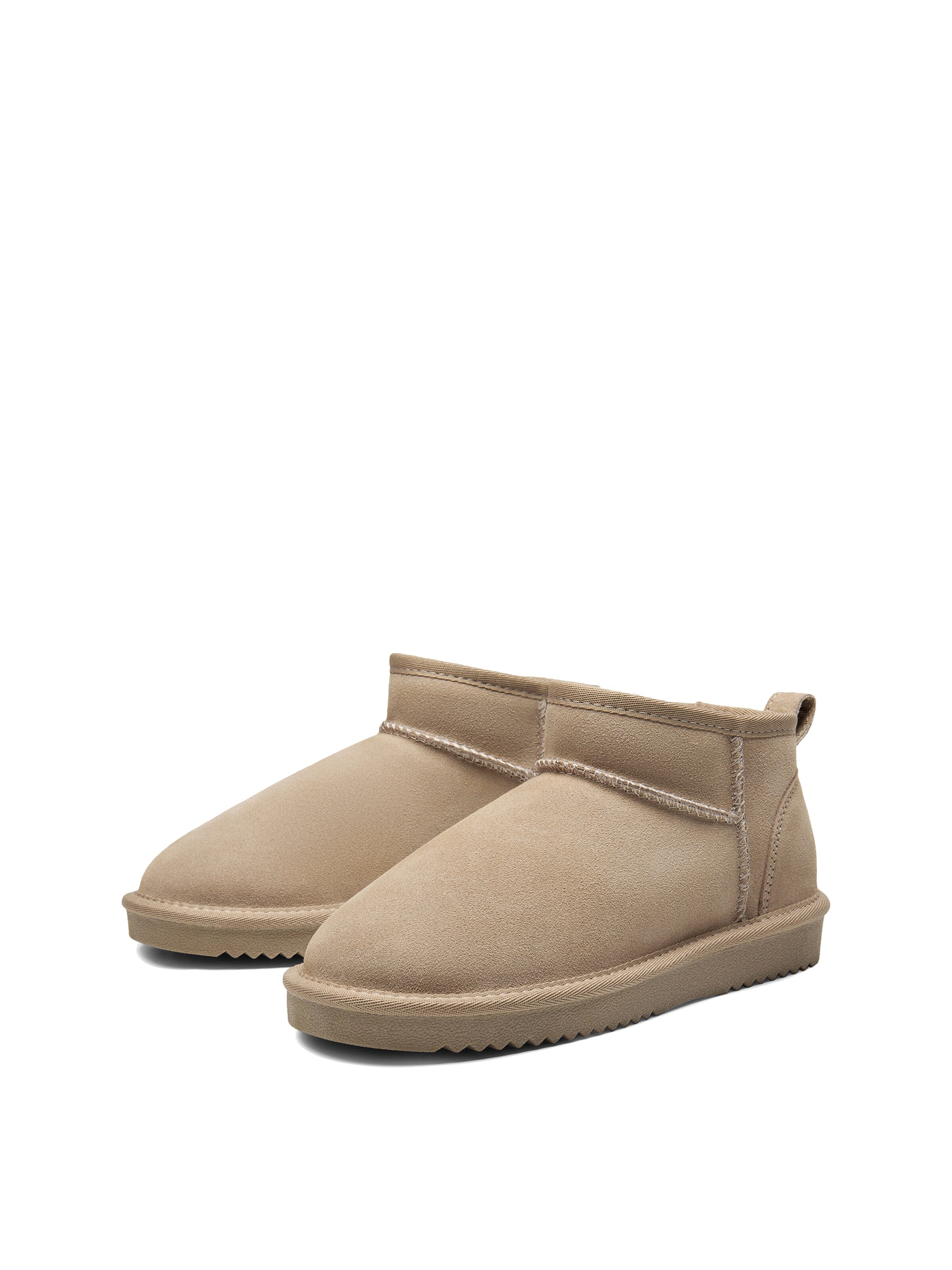 Dream Pairs Boots in White: front