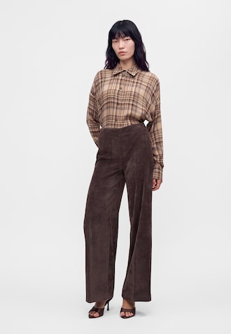 Wide leg Pantaloni cu dungă 'BEFORE' de la DRYKORN pe maro