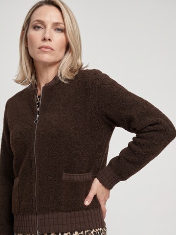 Olsen Strickjacke in Braun: Vorderseite
