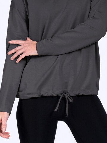 Magadi Athletic Sweater 'Gigi' in Grey