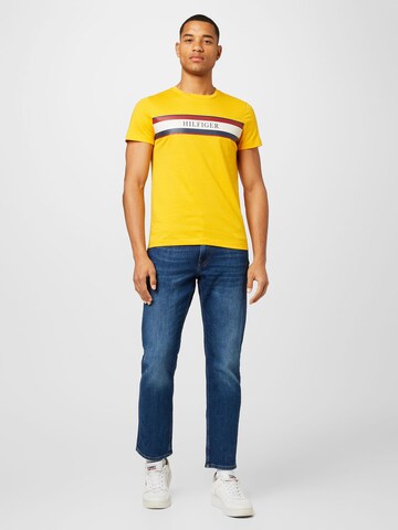 TOMMY HILFIGER Koszulka w kolorze żółty