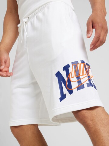 Nike Sportswear Свободный крой Штаны 'CLUB' в Белый