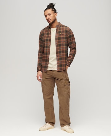 Superdry Loosefit Cargobroek in Bruin