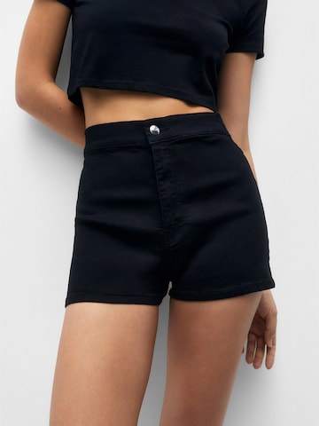 Pull&Bear Slimfit Shorts in Schwarz