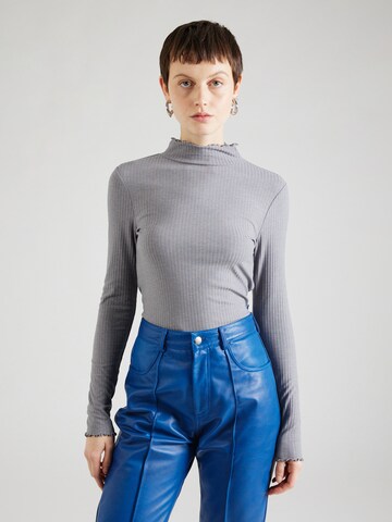 T-shirt QS en gris : devant