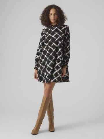 VERO MODA Šaty 'VMGINAS BETINE' – černá