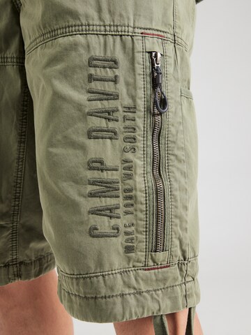 CAMP DAVID - Loosefit Pantalón cargo en verde