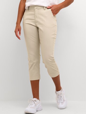 Coupe slim Pantalon 'Lea' Kaffe en beige : devant