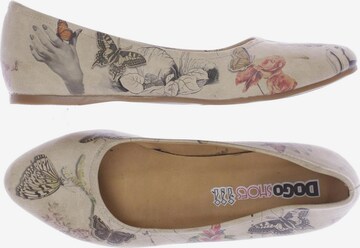 DOGO Flats & Loafers in 36 in Beige: front