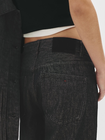 Loosefit Jeans di Pull&Bear in nero